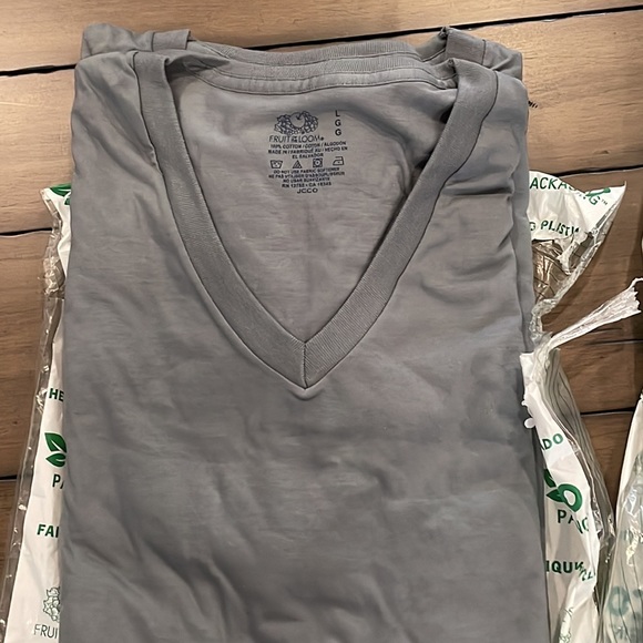 New in Bag 3 Pack Sizes M Fruit of the Loom Dark Gray V Neck shirts - Picture 5 of 14